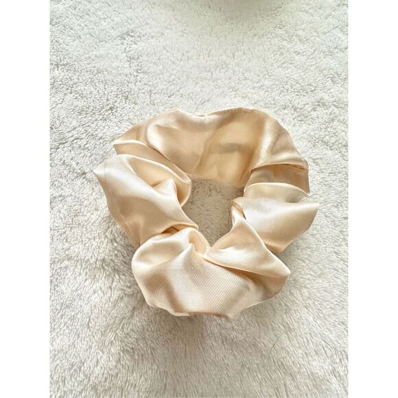 Light off white color satin hair scrunchie - Picture 2 of 2